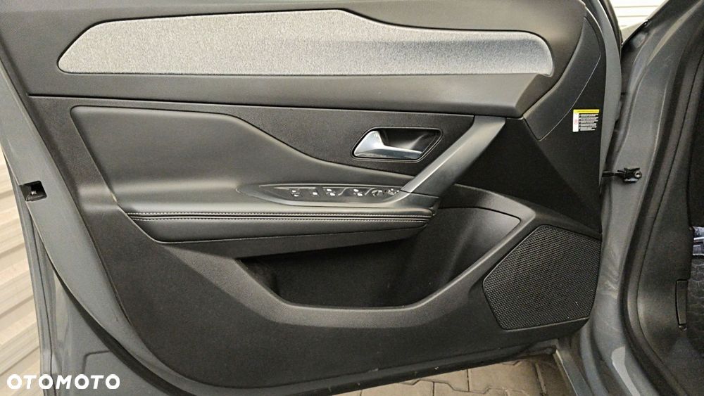 Peugeot 308 1.5 BlueHDi Allure S&S EAT8 - 17