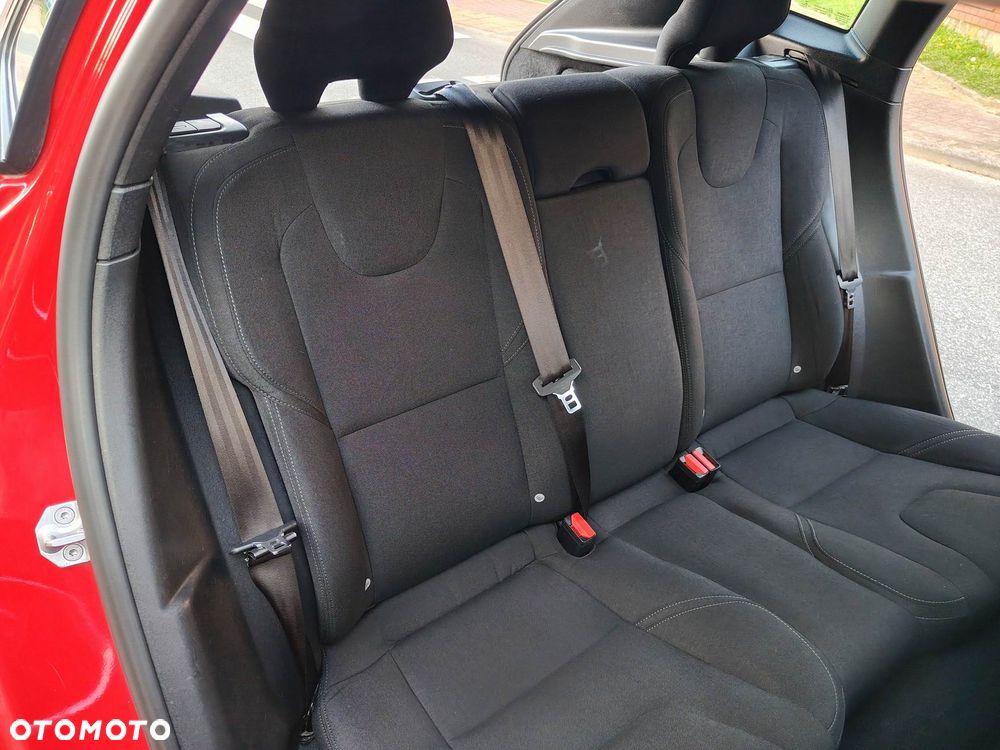 Volvo V40 D2 - 18