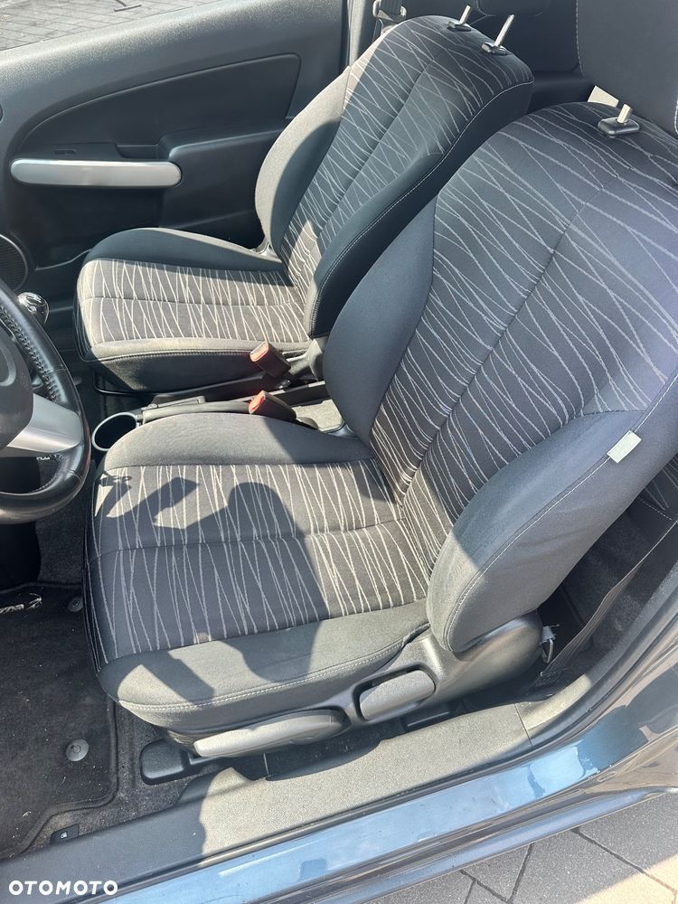 Mazda 2 - 10