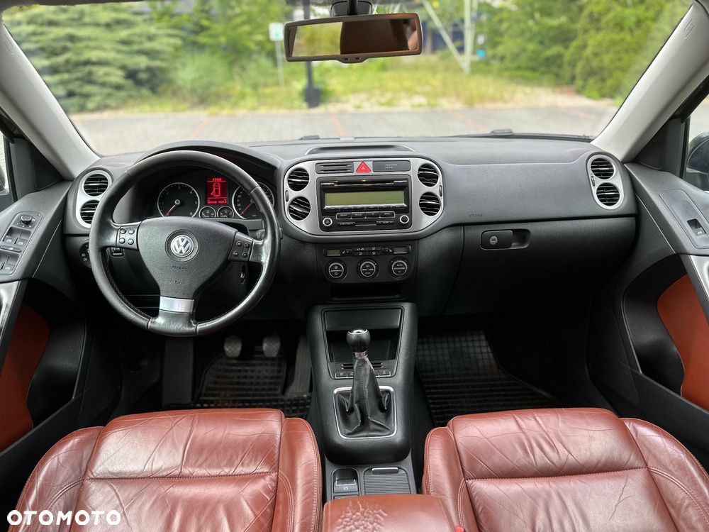 Volkswagen Tiguan - 9