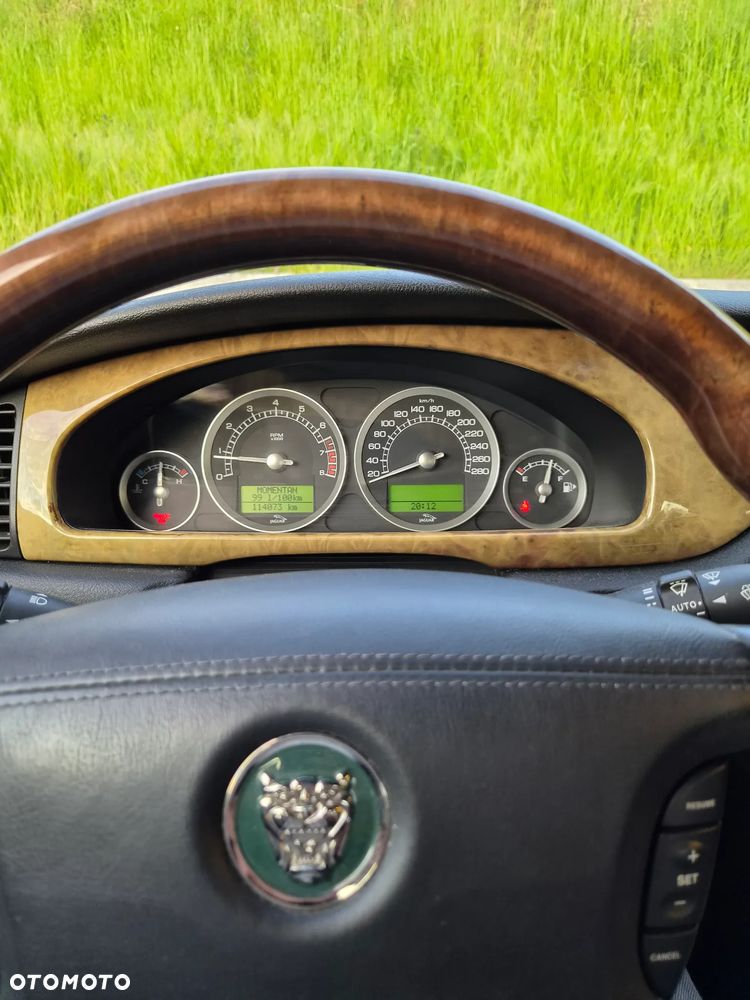Jaguar S-Type - 11