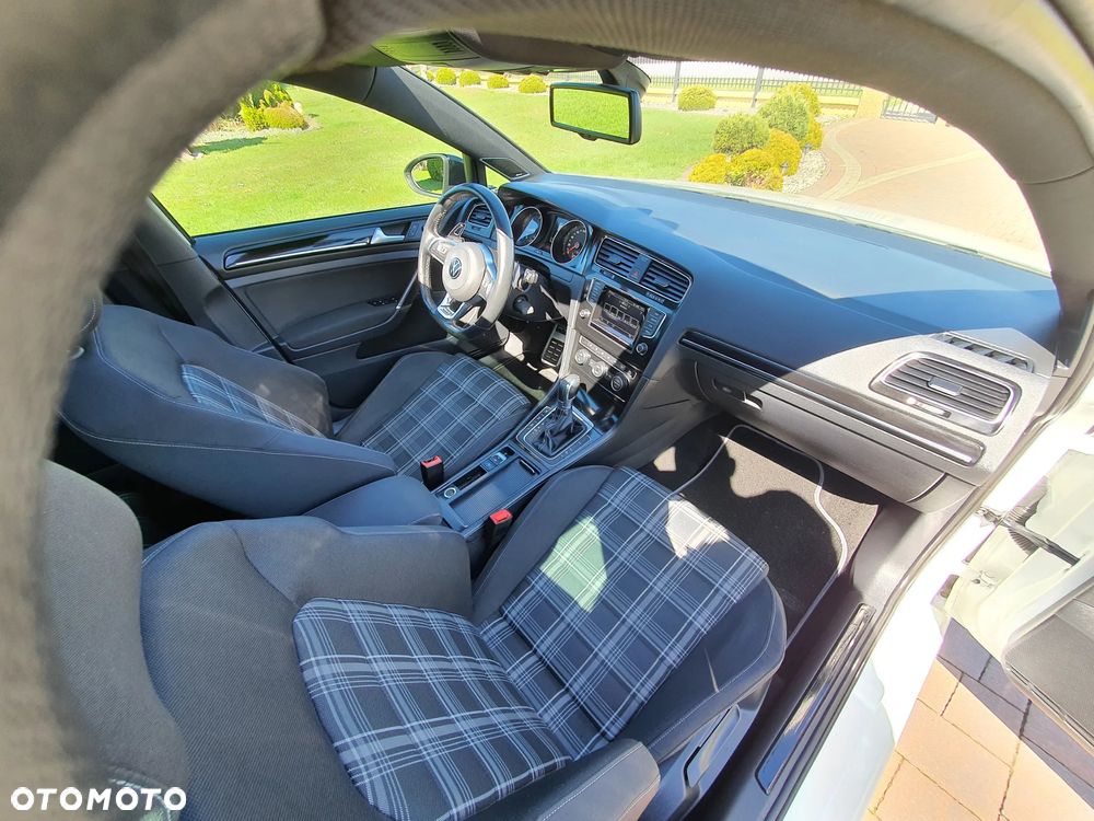 Volkswagen Golf GTD (BlueMotion Technology) DSG - 36