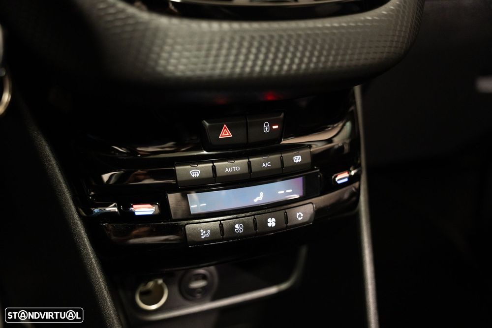 Peugeot 2008 1.2 PureTech Style - 11