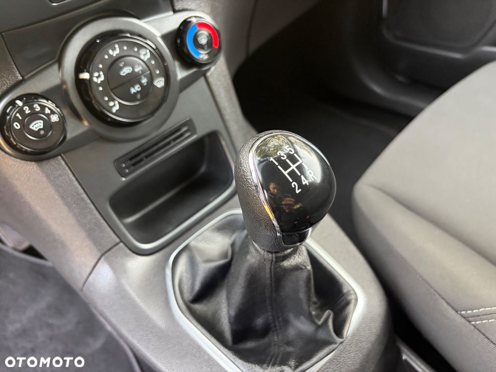 Ford Fiesta - 32