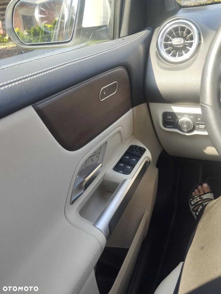 Mercedes-Benz GLB 250 4-Matic 8G-DCT - 11