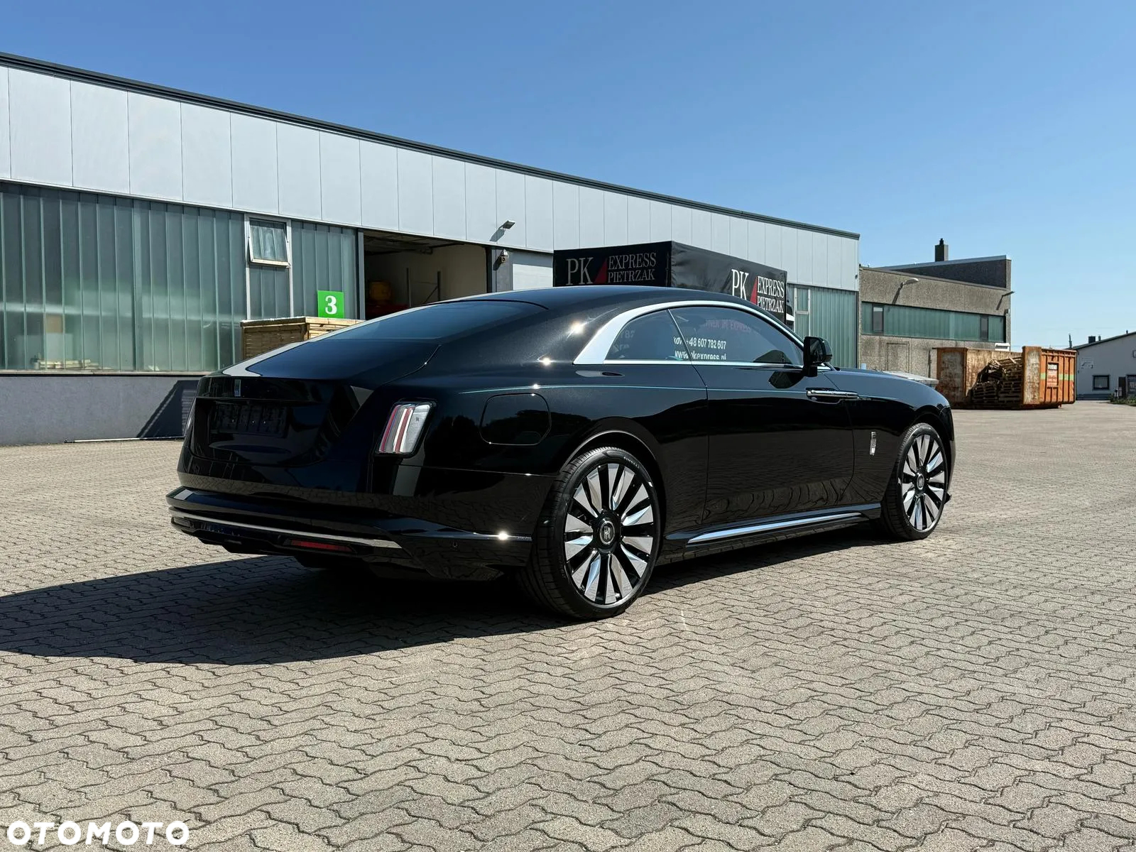 Rolls-Royce Spectre - 3