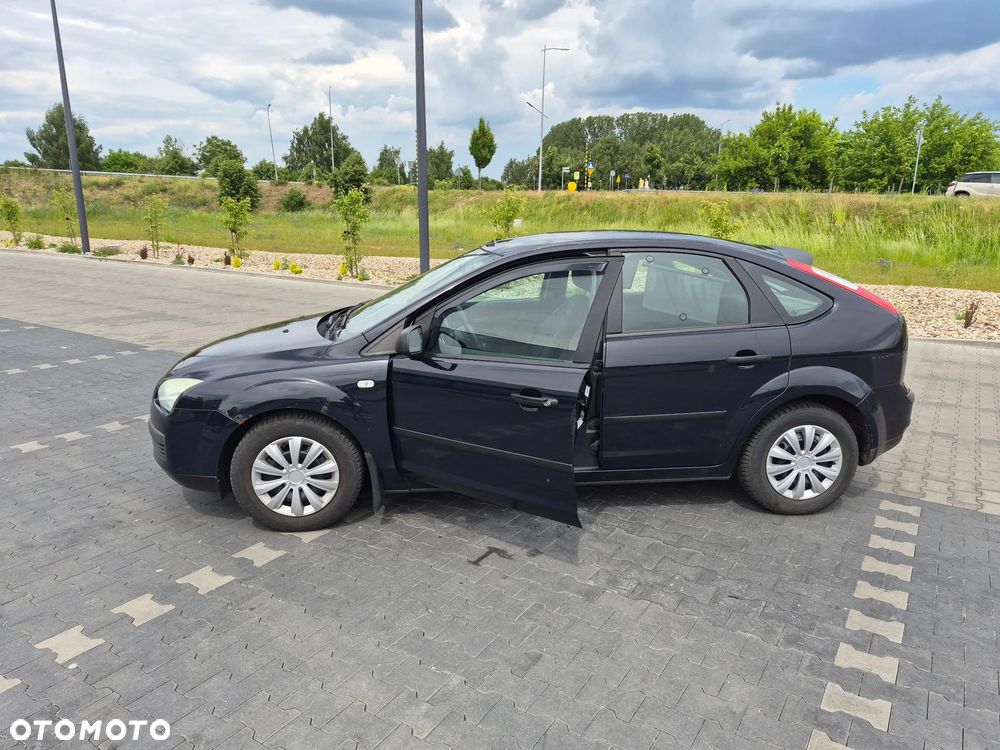 Ford Focus 1.6 Ambiente - 1