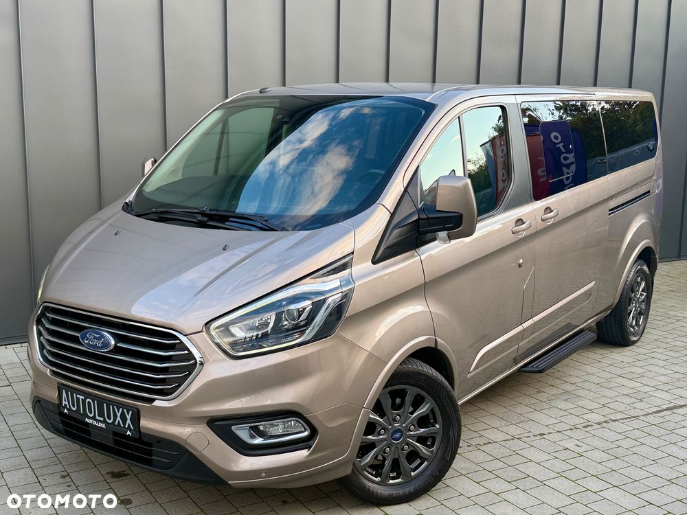 Ford Tourneo Custom - 12