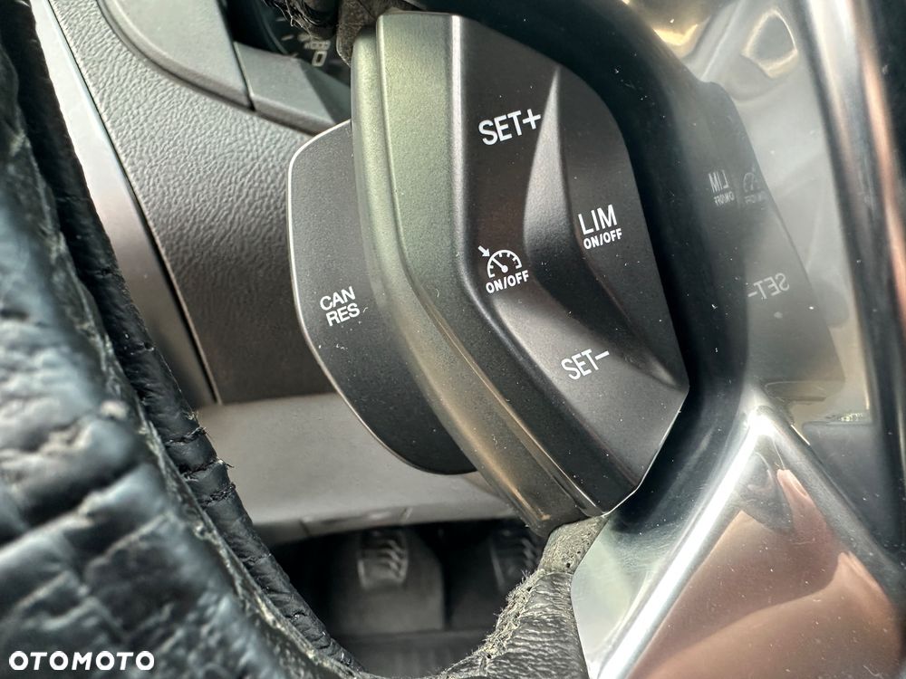 Ford Transit Custom 290 L2H1 Limited - 4