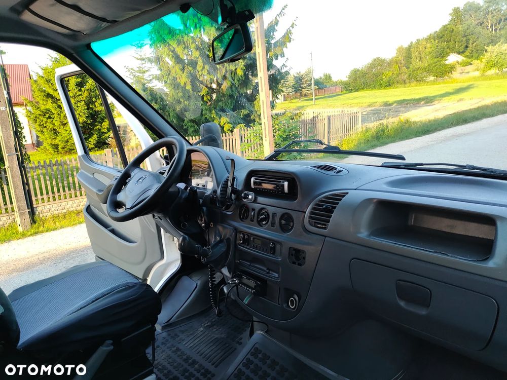 Mercedes-Benz Sprinter - 12