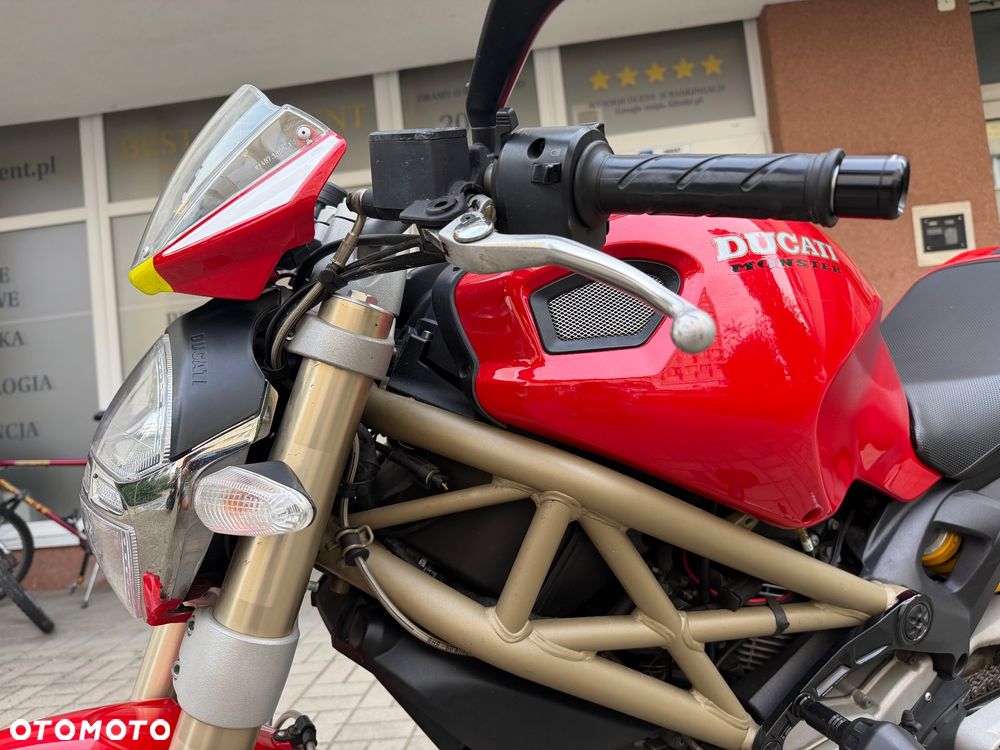 Ducati Monster - 10