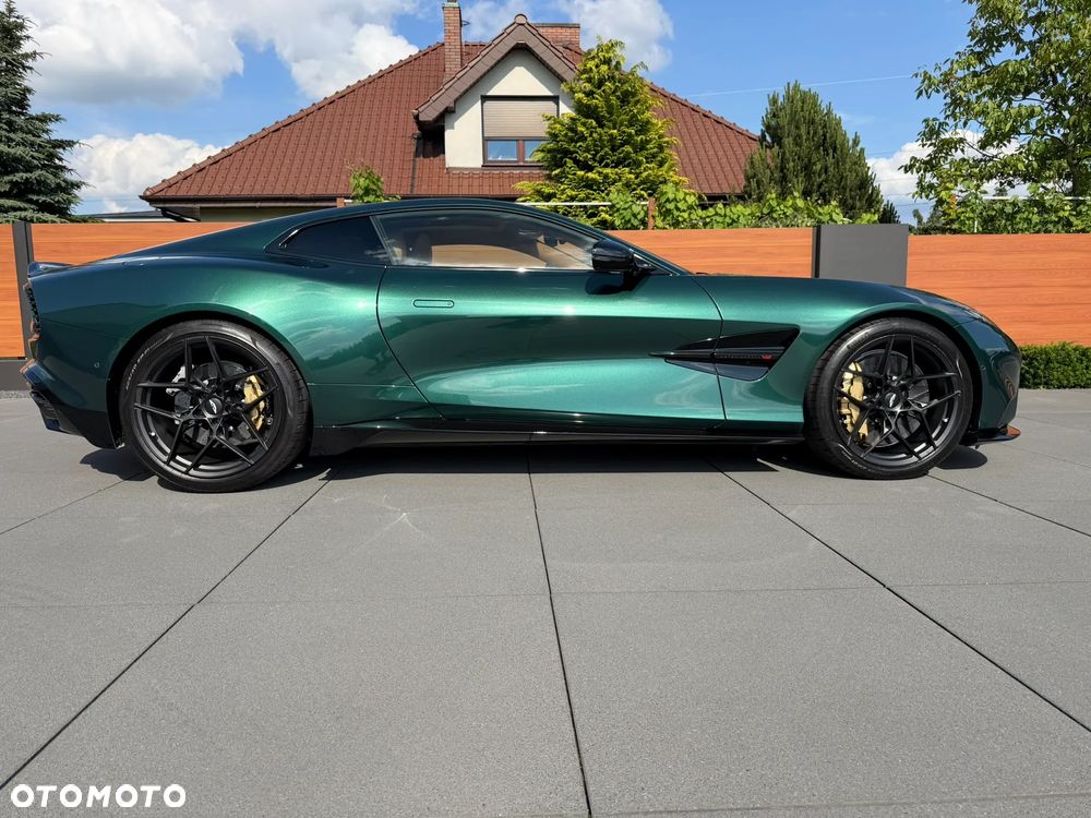 Aston Martin Vanquish - 2