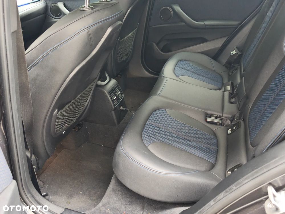 BMW X1 xDrive18d M Sport - 32