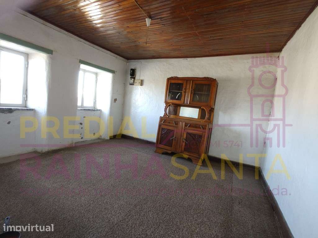 Moradia com pátio, telheiro e 1500 m2 de terreno -15km de Coimbra - Grande imagem: 3/16