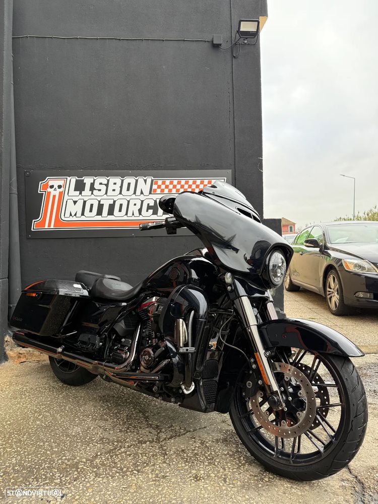 Harley-Davidson FLHXS CVO - 6