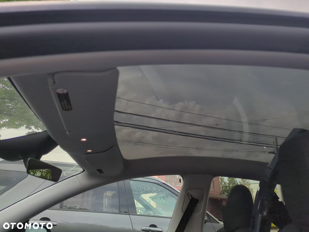 Tesla Model Y - 23