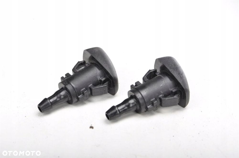 KIA CEED III DYSZE SPRYSKIWACZE SZYBY CZOŁOWEJ 19R - 2