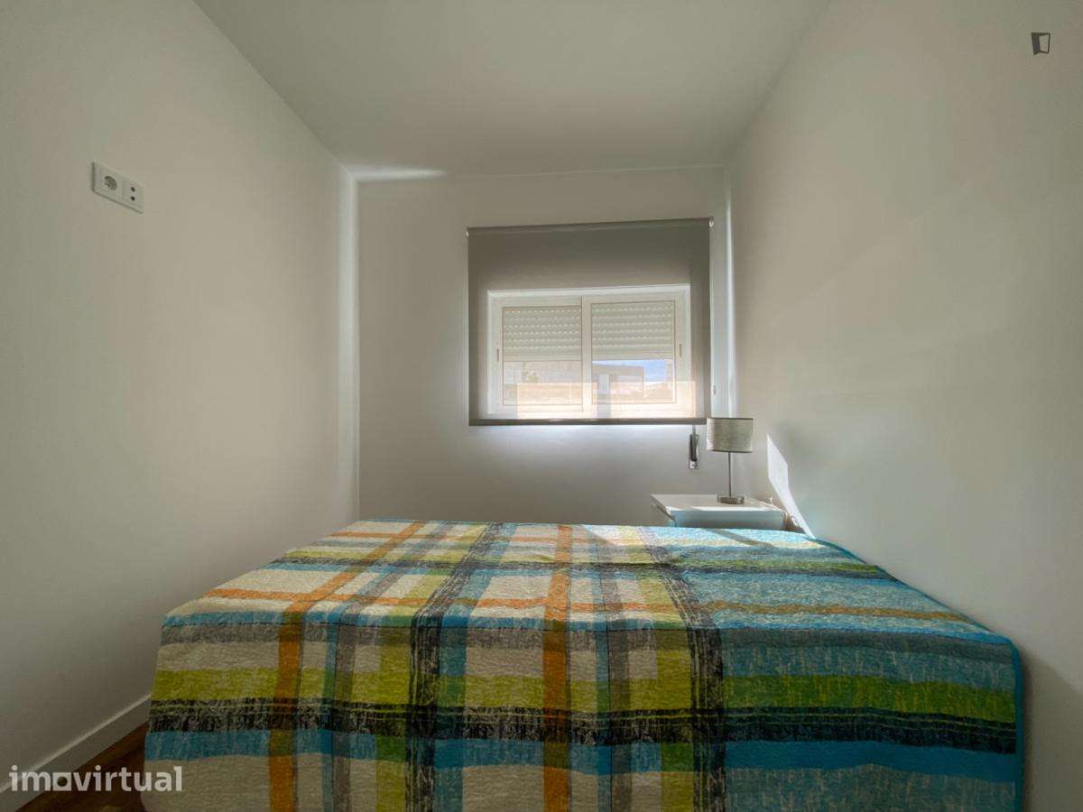 Quarto - localizado em Ramalde Porto - Grande imagem: 5/16