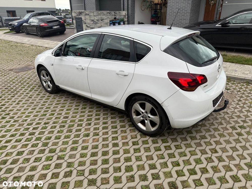 Opel Astra 2.0 CDTI Cosmo - 18