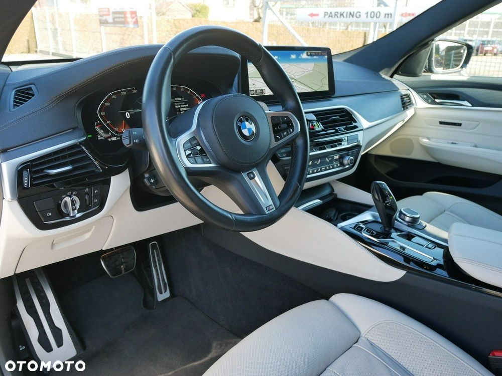 BMW 6GT - 5