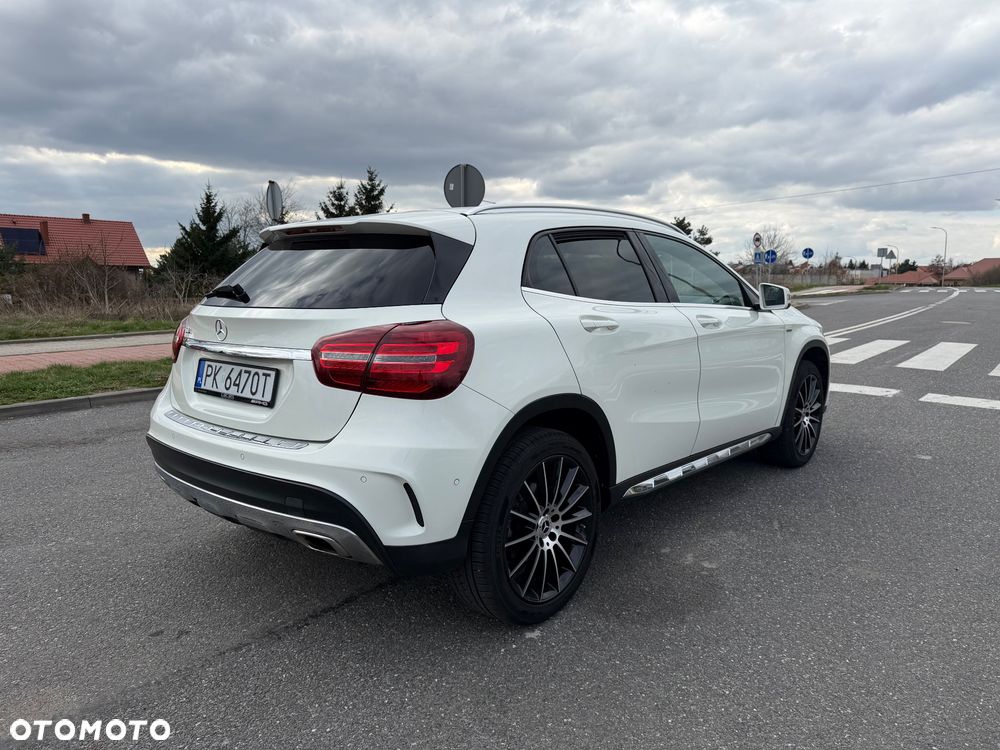 Mercedes-Benz GLA 180 7G-DCT UrbanStyle Edition - 7