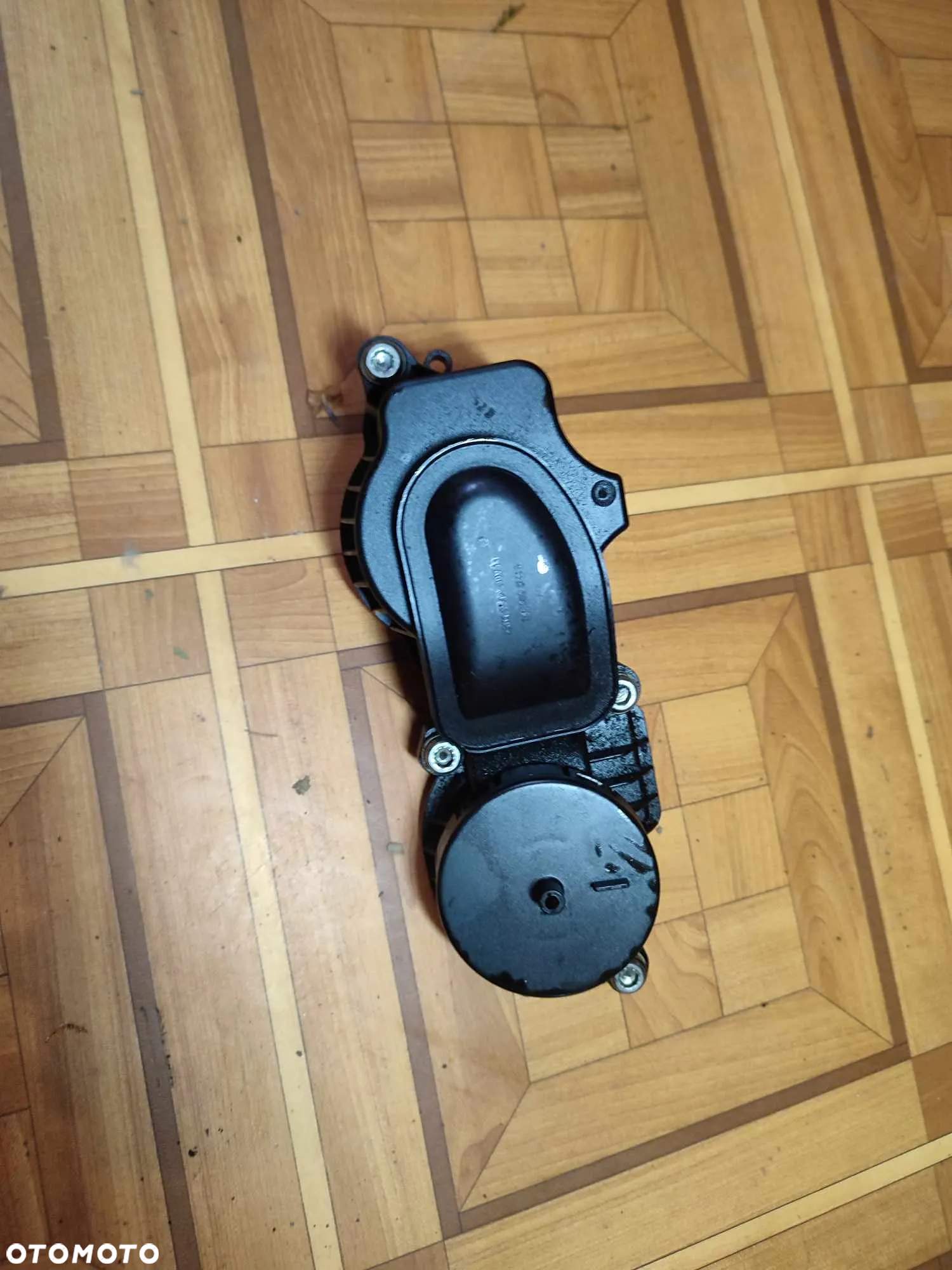 Części BMW E90 M47 termostat, przewody chłodzenia, kurtyna, lusterka, boczki, odma, wody, mata drzwi, osłona silnika, dmuchawa,progowa - 4