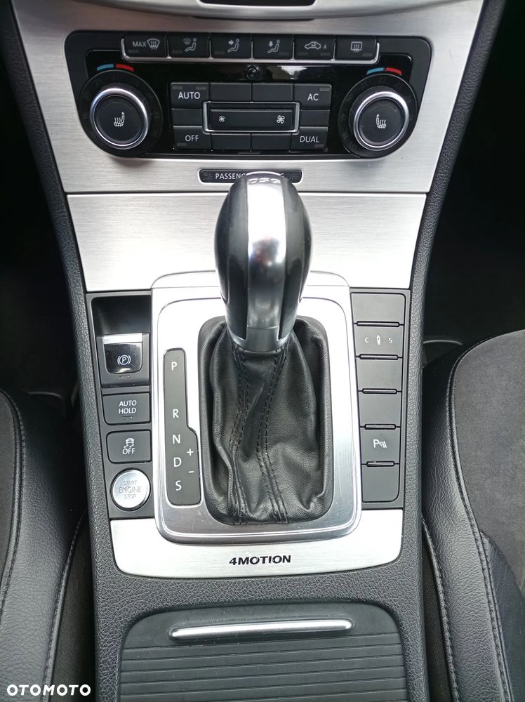 Volkswagen Passat 3.6 V6 4Mot Highline DSG - 9