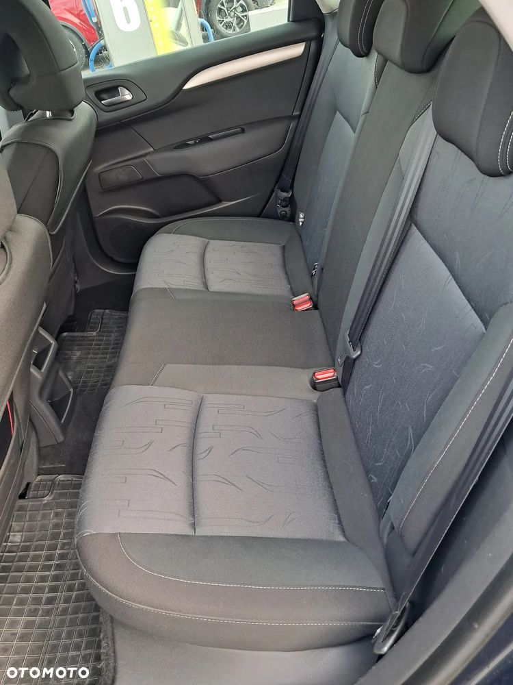 Citroën C4 1.6 HDi Attraction - 24