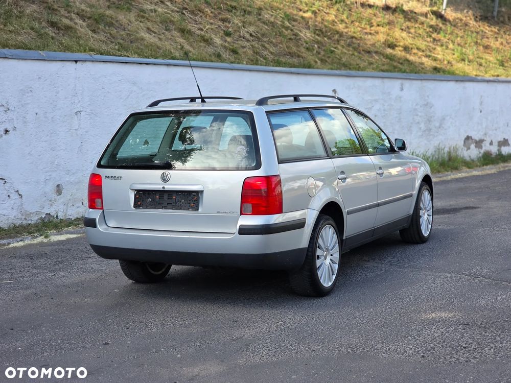 Volkswagen Passat 1.6 Comfortline - 9