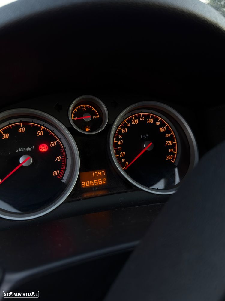 Opel Astra GTC 1.4 - 9