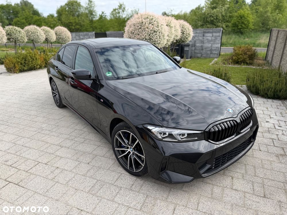 BMW Seria 3 330i xDrive M Sport - 1