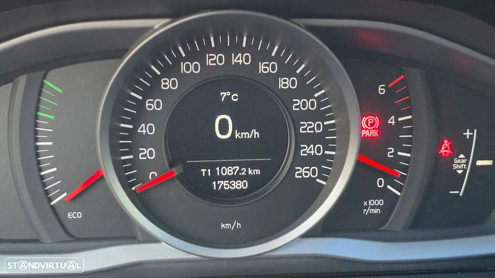 Volvo XC 60 2.0 D3 Momentum - 5