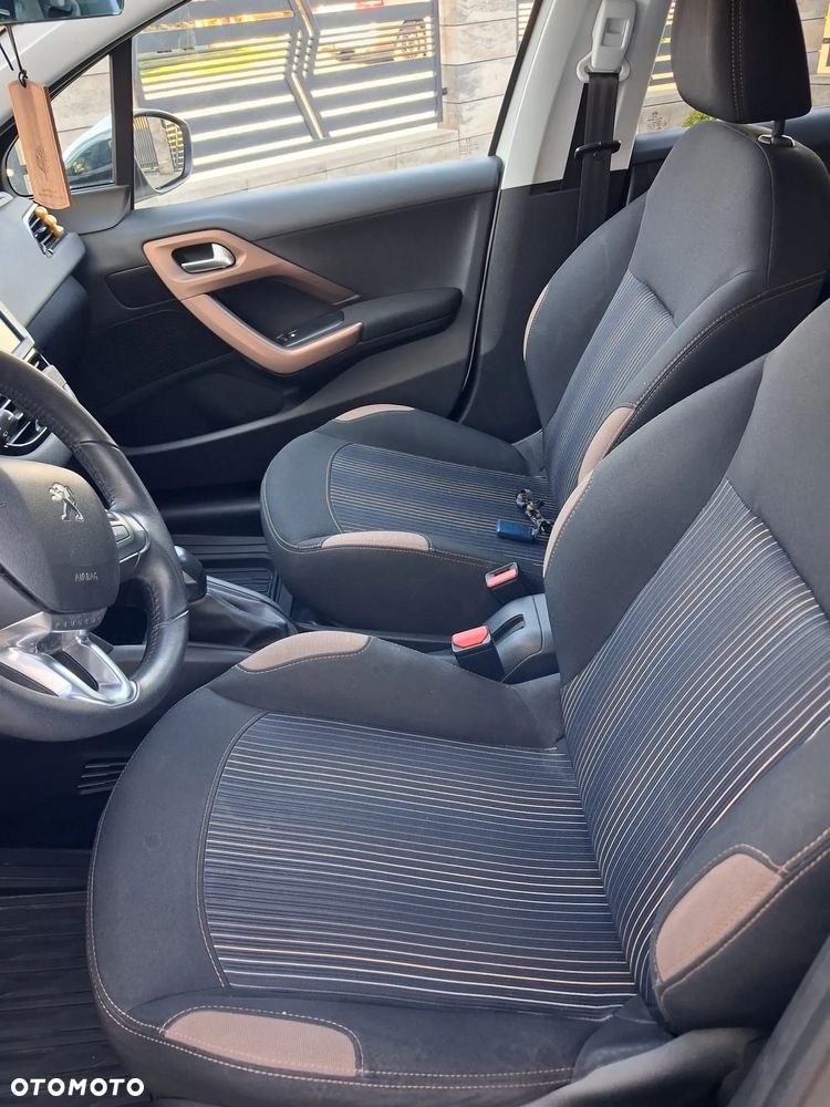 Peugeot 208 1.2 PureTech Allure - 10