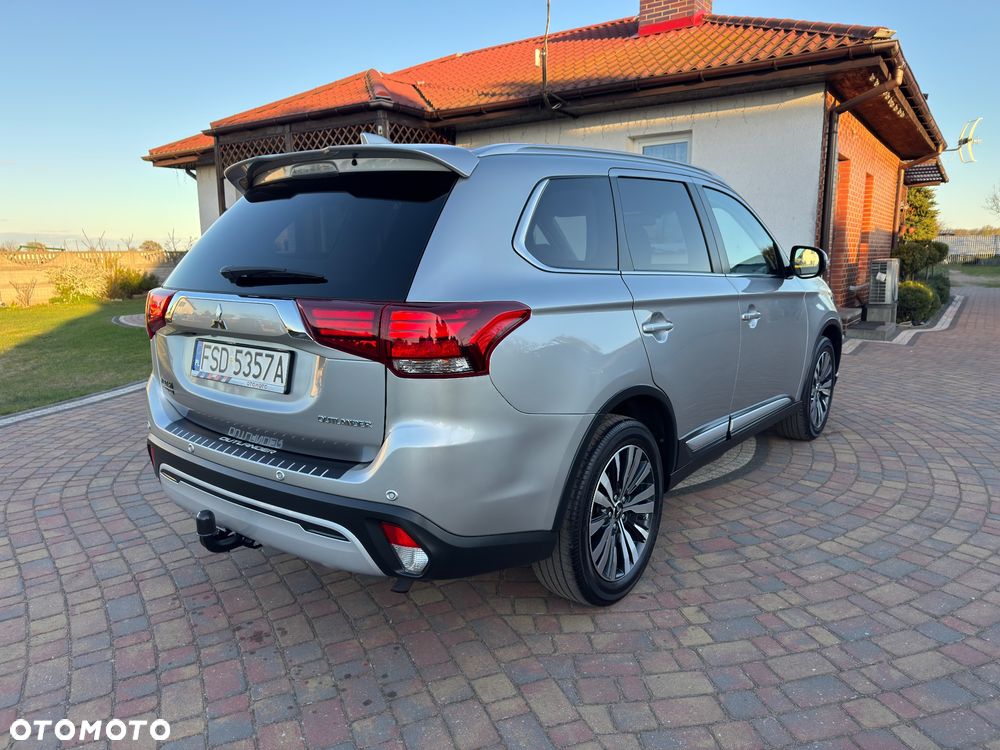 Mitsubishi Outlander - 14