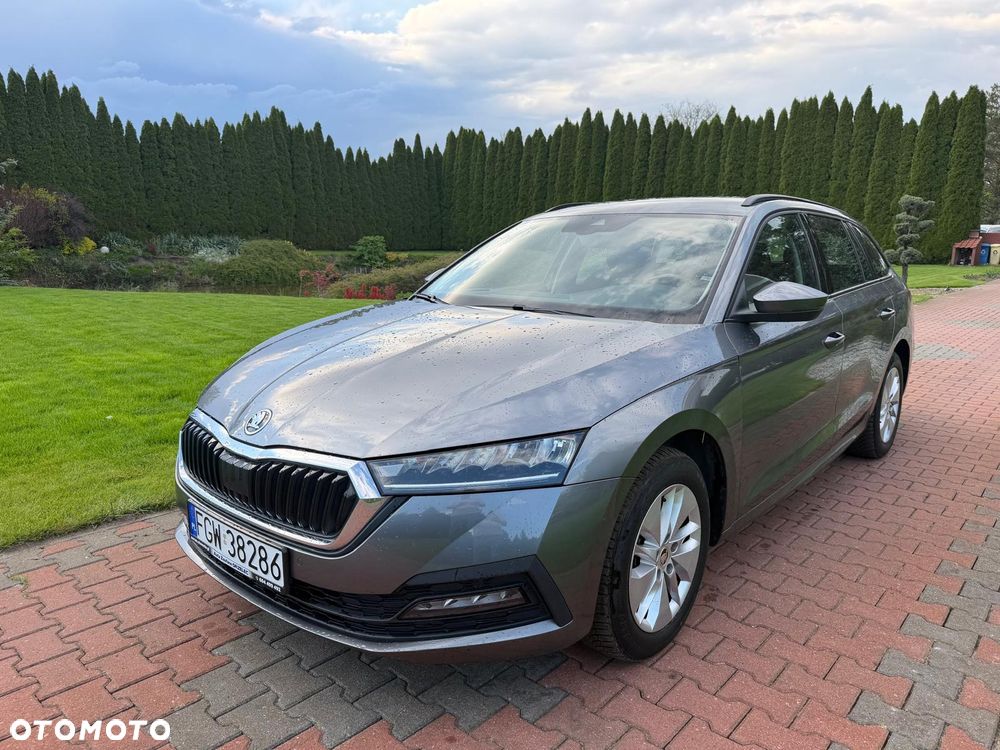 Skoda Octavia 2.0 TDI 4x4 Clever DSG - 2