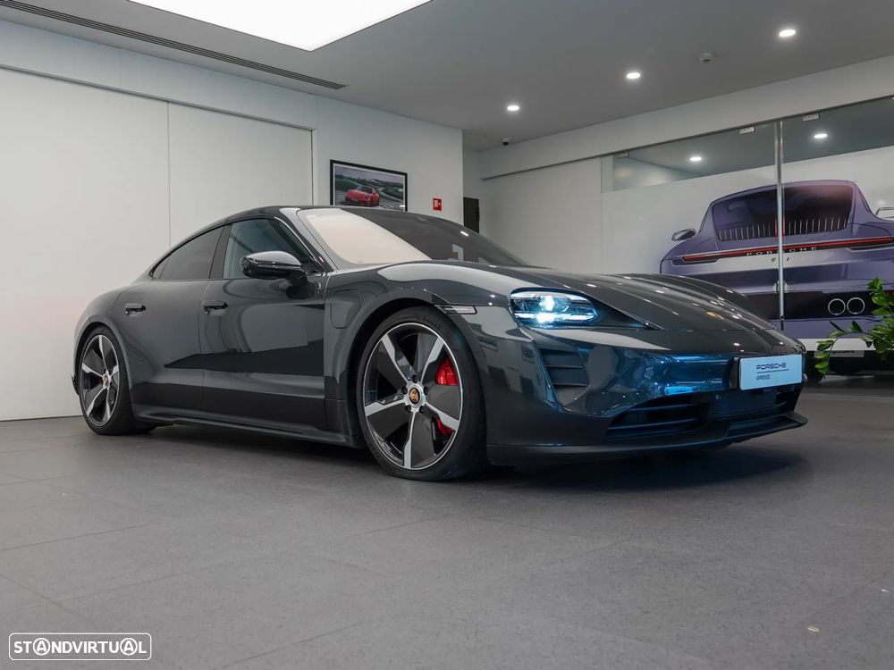 Porsche Taycan 4S - 11
