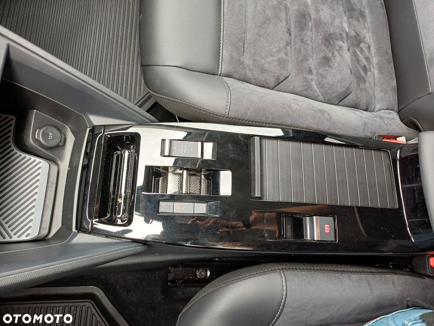 Citroën C4X 1.2 PureTech Max S&S EAT8 - 26