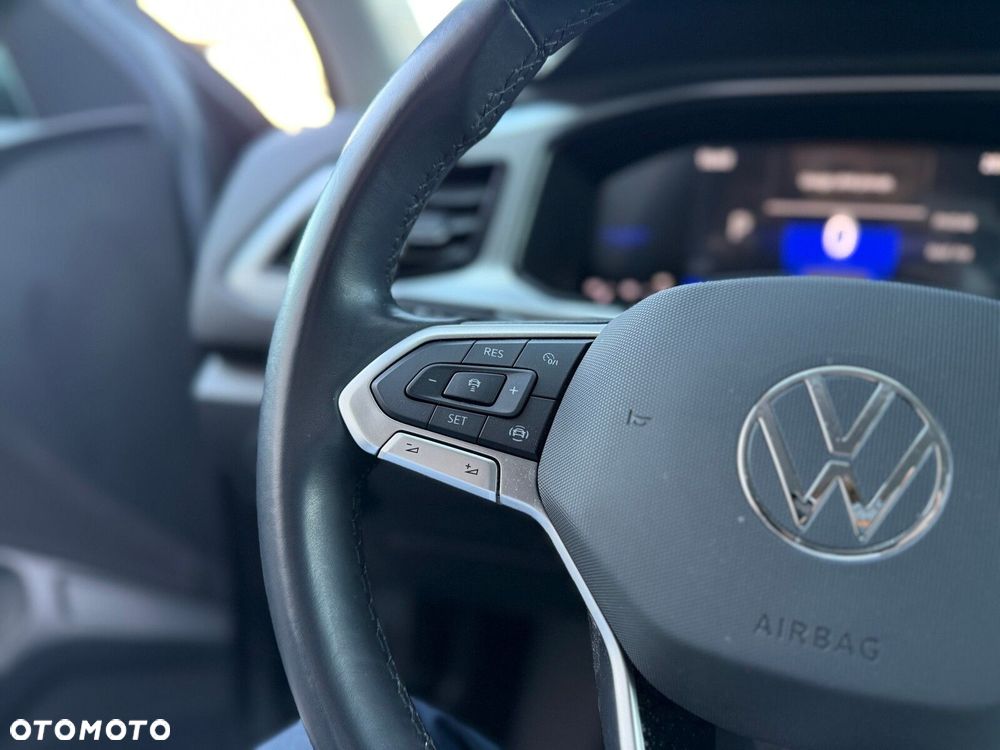 Volkswagen T-Roc - 18