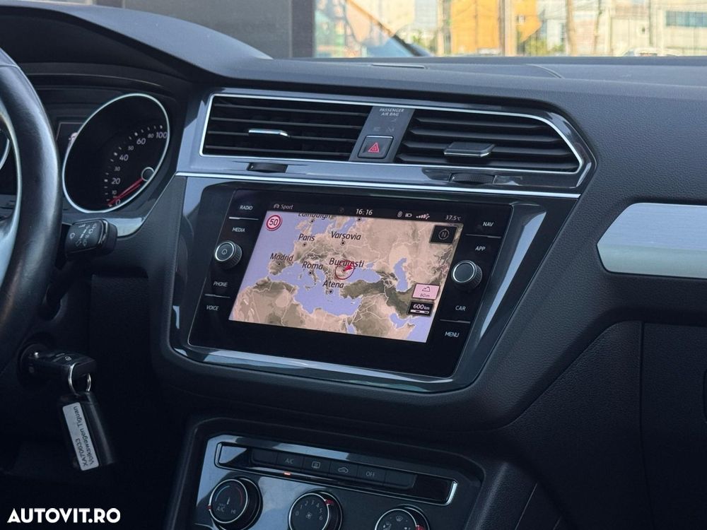Volkswagen Tiguan - 13