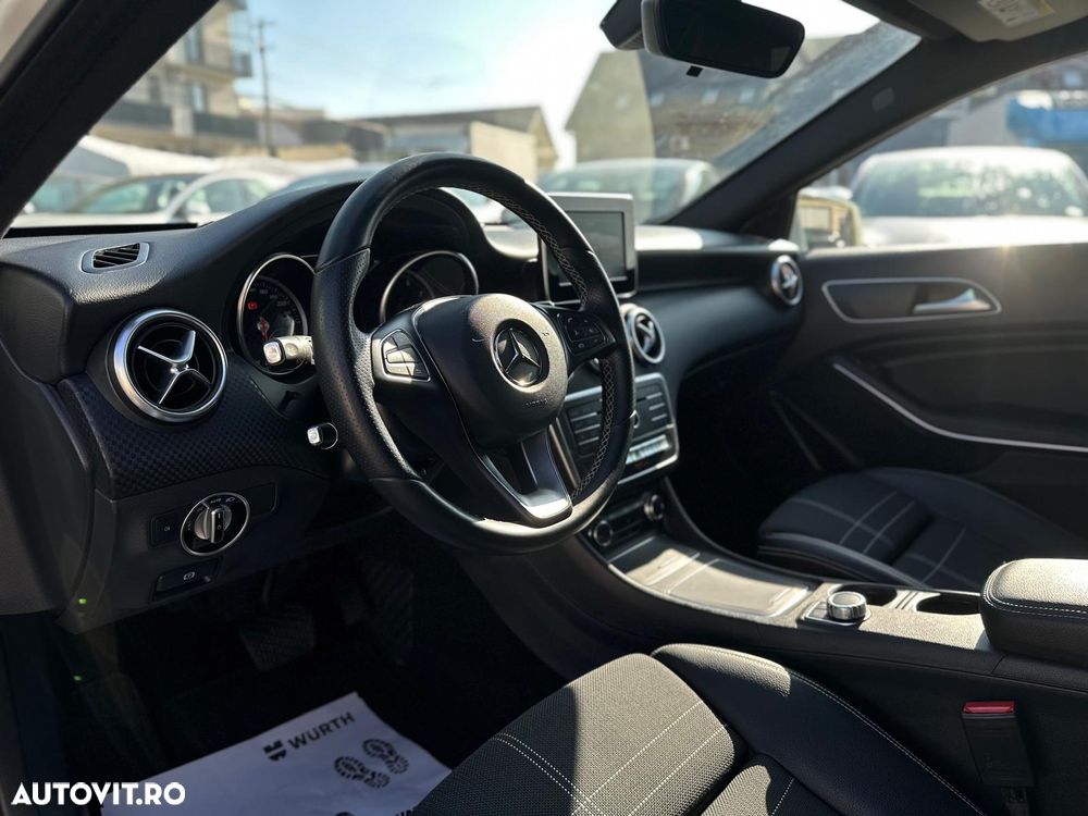 Mercedes-Benz A 180 7G-DCT Urban - 17