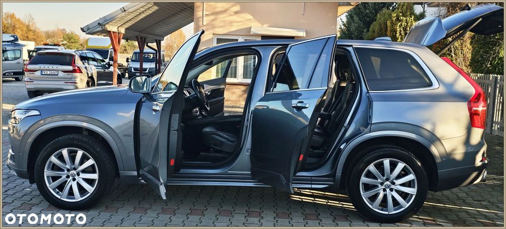 Volvo XC 90 D5 AWD Geartronic Momentum - 24