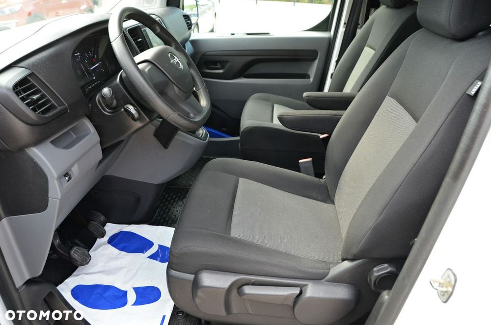 Opel Vivaro Kombi Long 2,8t Enjoy - 26