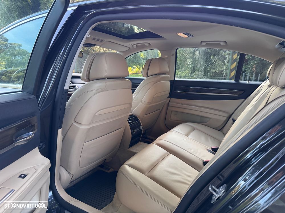 BMW 740 d - 18