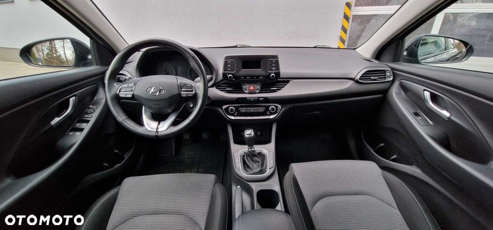 Hyundai i30 1.5 DPI Classic + - 22