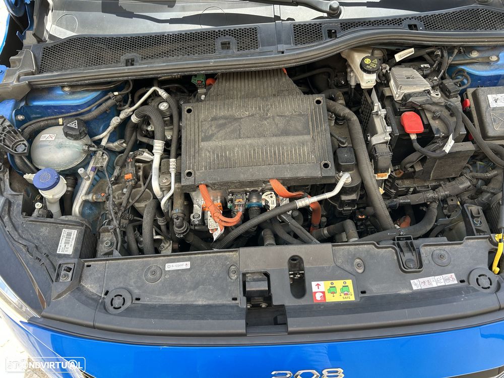 Peugeot e-208 - 21