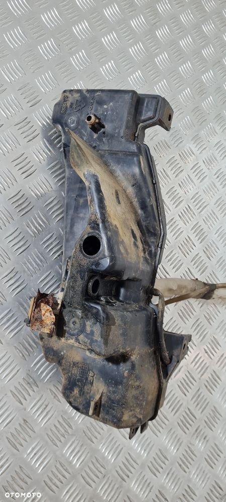 Mitsubishi Pajero III Zbiorniczek Spryskiwaczy - 2