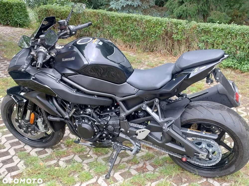 Kawasaki H2 - 24
