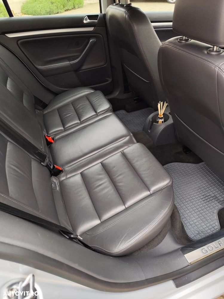 Volkswagen Golf - 12