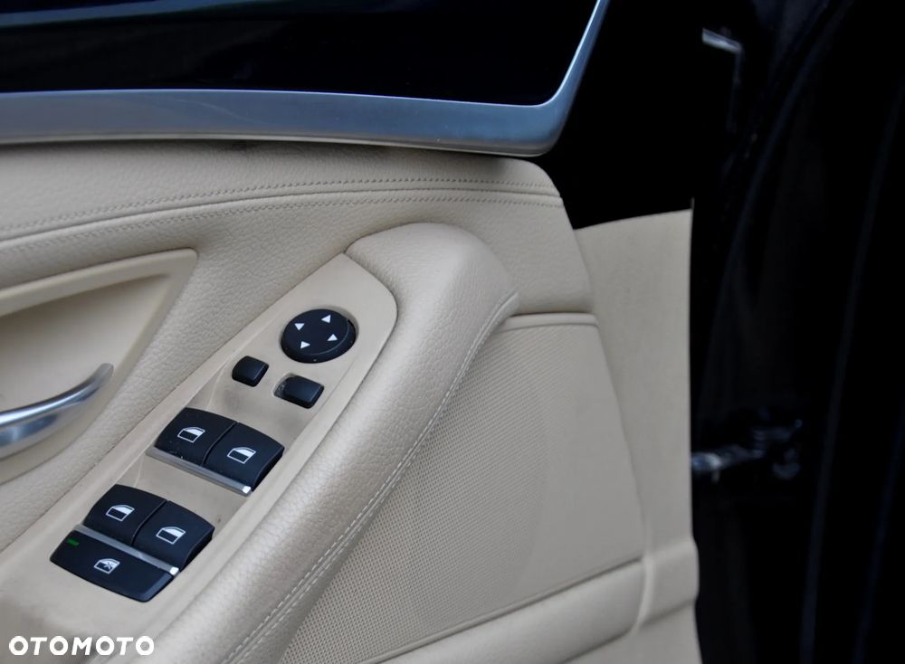 BMW Seria 5 520d Blue Performance - 27