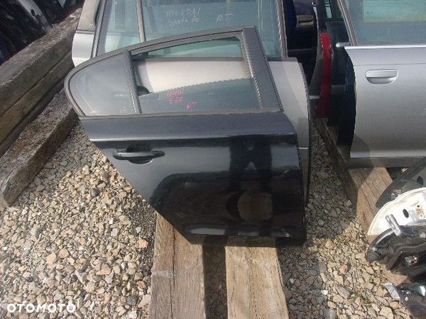 BMW 1 E87 DRZWI TYŁ LEWE PRAWE
